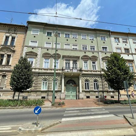 Fullmoon Apartments 1 Szegedin Exterior foto